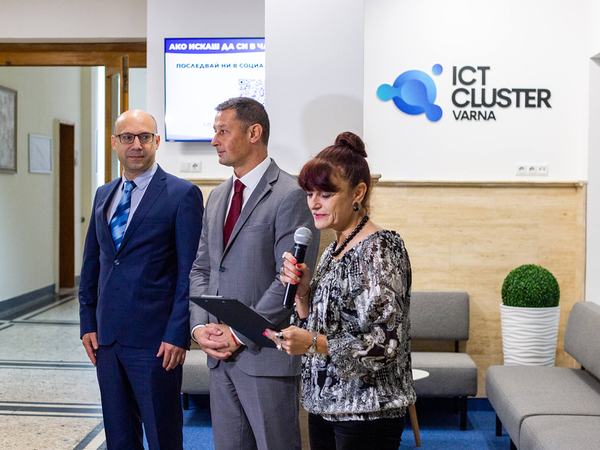 Официално бе открит първия "ИКТ Кът" в Икономически университет - Варна