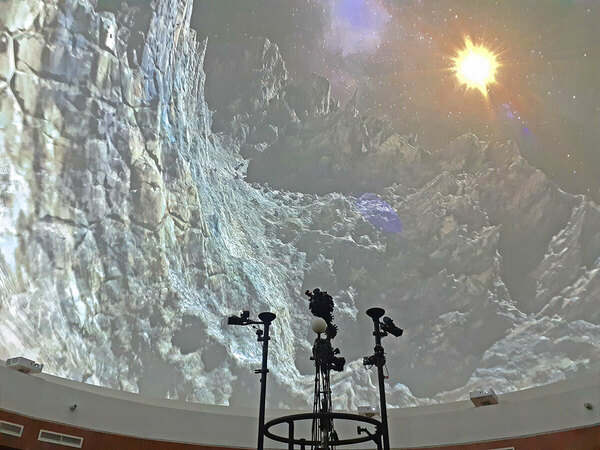 Обновиха Звездната зала във Варненската обсерватория