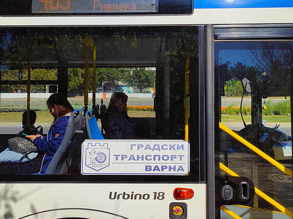 Удължават валидността на безплатните абонаментни карти за учащи
