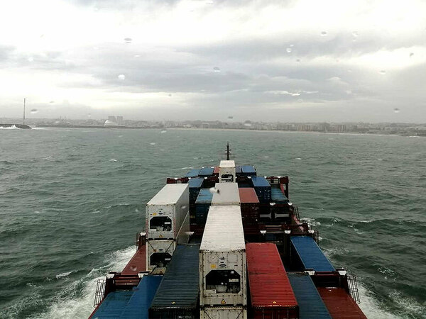 Български моряци посрещат Нова година в различни точки на Световния океан