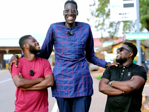 Най-високият мъж на планетата е от Гана