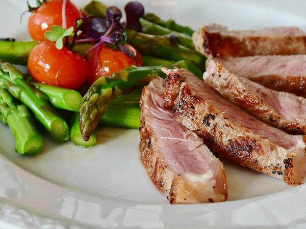 122 кг храни с изтекъл срок на годност блокираха от БАБХ по празниците