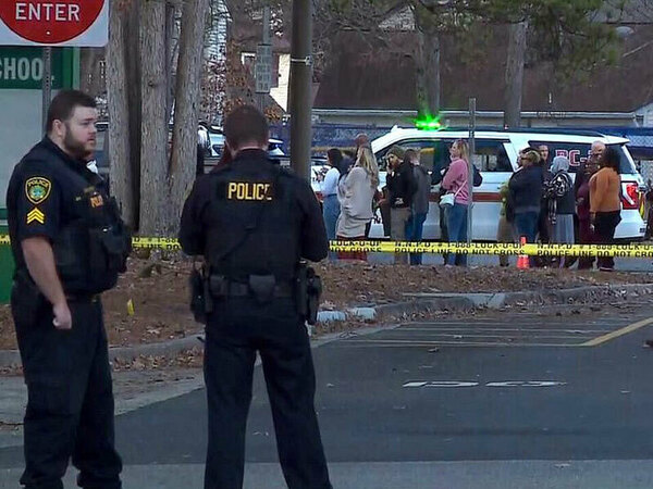 Шестгодишен простреля учителката си в класната стая