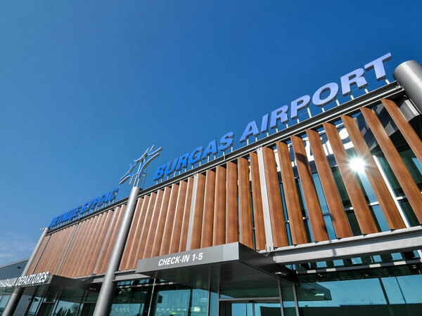 Полети до 85 дестинации са извършвани от летище Бургас през 2022-ра