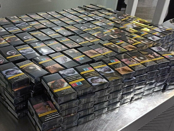 Близо 3000 кутии цигари откриха митничари на Летище Варна в багажа на петима пътници