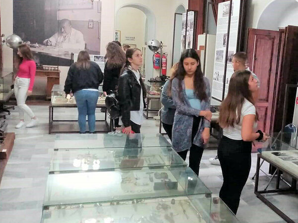 С уеб базирана платформа разнообразяват занятията във факултета по фармация на МУ-Варна