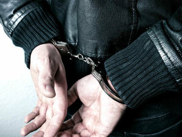 Задържаха в курорта Златни пясъци мъж, издирван от 7 години