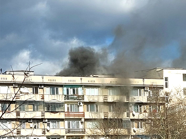 Горя жилищен блок във варненския квартал Младост