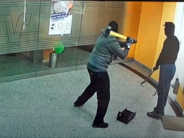 Разбиха престъпна групировка, обрала над 5 милиона евро от банкомати в Германия