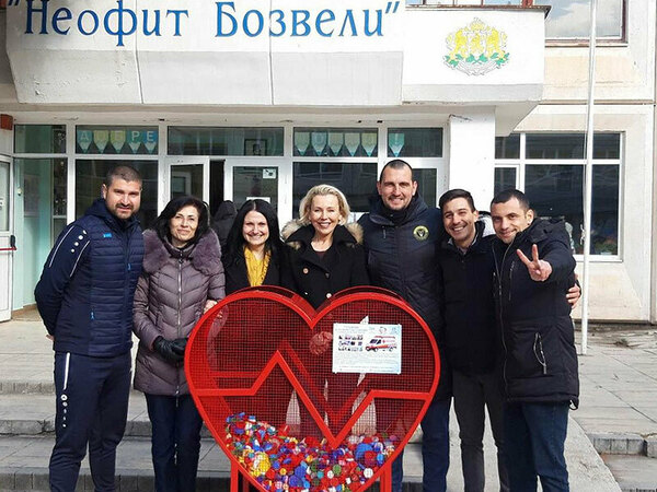 Варненско училище се присъедини към кампанията "Аз вярвам и помагам"