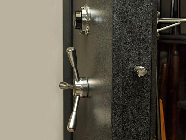 Задигнаха 400 000 лв. от кантора на нотариус