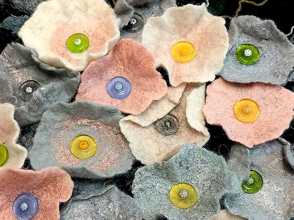 Изложба на приложни художници реди галерия ЮКА