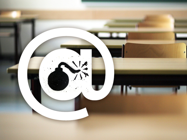 Заплахи за заложена бомба получиха училища във Варна, Бургас и София