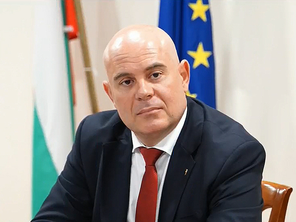 Взрив избухна пред кортежа на главния прокурор