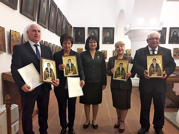 Директорът на СУЕО "А.С.Пушкин" със специална награда от МОН