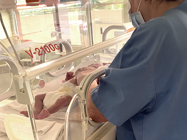 Около 150 недоносени бебета преминават всяка година през Дома за медико-социални грижи във Варна