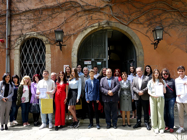 Наградиха победителите в ученическия конкурс "Европа – граници и мостове"