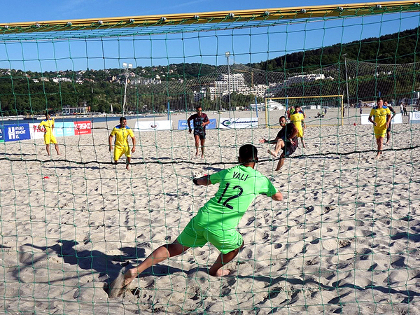 МФК Спартак загрява за Шампионската лига със силен турнир на плажа в Аспарухово