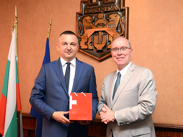 Възможностите за инвестиции във Варна обсъдиха кметът Портних и посланикът на Швейцария