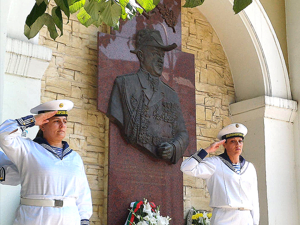 132 години от рождението на контраадмирал Вариклечков отбелязаха във Варна