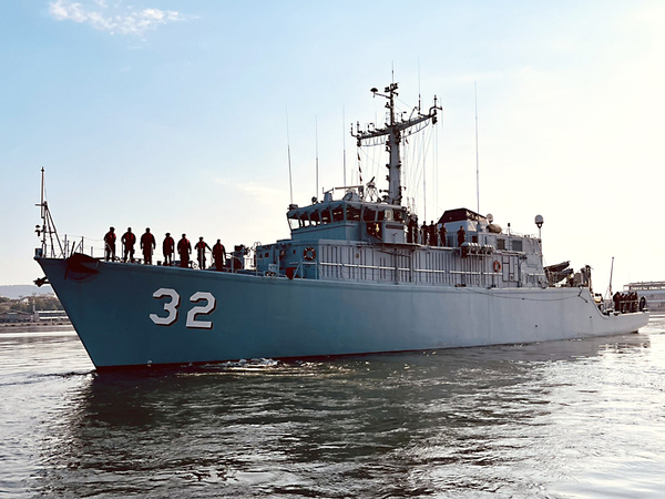 Минен ловец "Цибър" и базов миночистач "Шквал" ще участват в международно учение