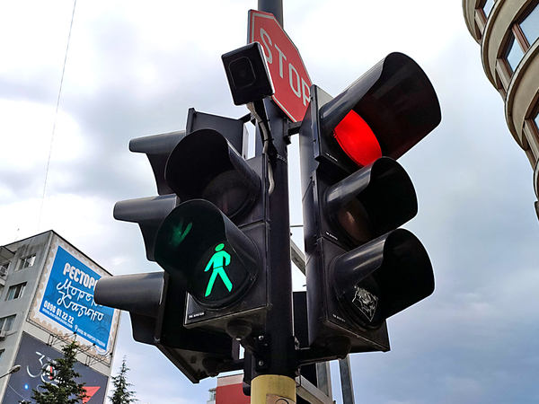 Колоездач изпрати в ортопедията 67-годишна варненка