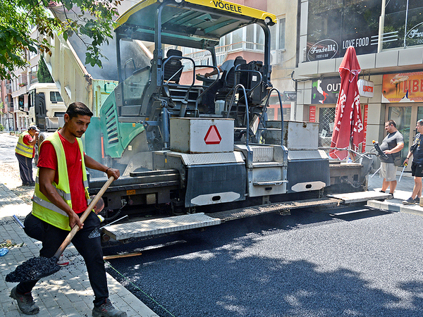 Ремонтират активно междублокови пространства във Варна
