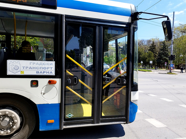 Увеличават курсовете по автобусна линия №30 във Варна