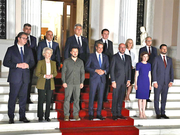 Денков приема премиерите на Гърция и Румъния в Евксиноград на 9 октомври