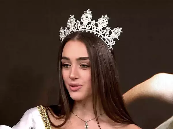 Новата "Мис България" Елизабет Кравец: Варненка съм!