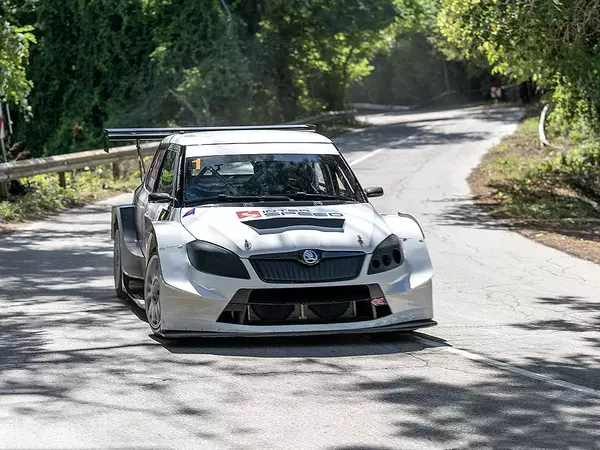 Пламен Камбуров със Skoda Fabia RS 2000 спечели "Планинско Тодор Славов"