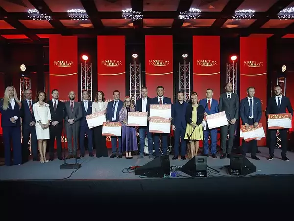 Отличиха кметовете на Белослав и Дългопол в конкурса "Кмет на годината"