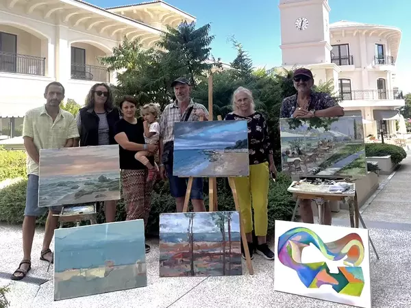 Талантливи художници рисуваха в курорта Св. Св. Константин и Елена