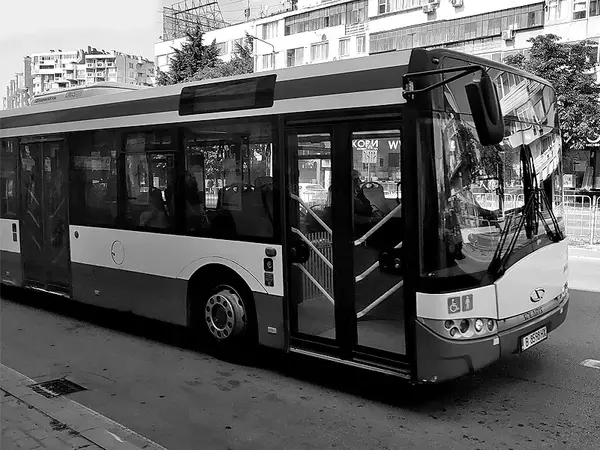 Осигуряват допълнителни автобуси на Архангелова Задушница