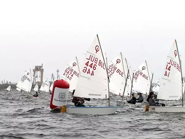 С регата "Бриз Есен" закриха ветроходния сезон 