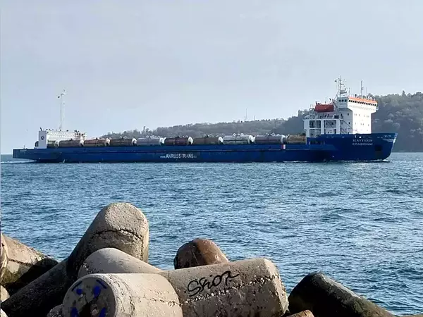 Ремонтират във Варна руски ферибот, пострадал край Тюленово