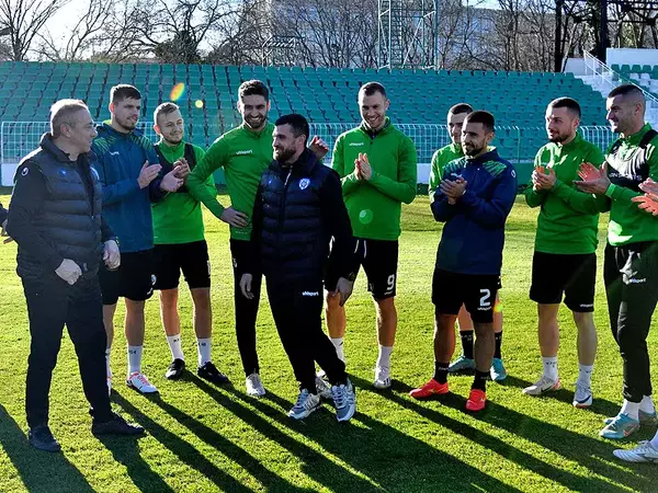 Черно море търси нападател и халф