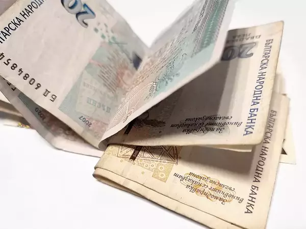 Около 19 500 лв. е средната годишна заплата в област Варна за 2022 г.