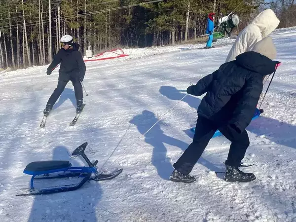 Ново осветление гарантира и нощни спускания на ски пистата край Вълчи дол