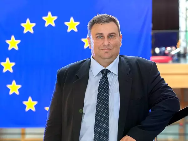 Училища посланици на Европейския парламент се събират на регионална среща във Варна