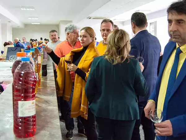 С конкурс за домашно вино отблязаха от катедра „Растениевъдство“ в ТУ – Варна професионалния си празник