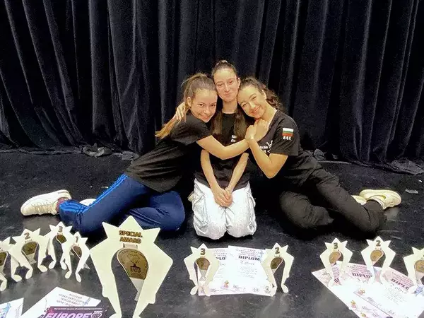 Варненски балеринки обраха отличията от конкурс в София