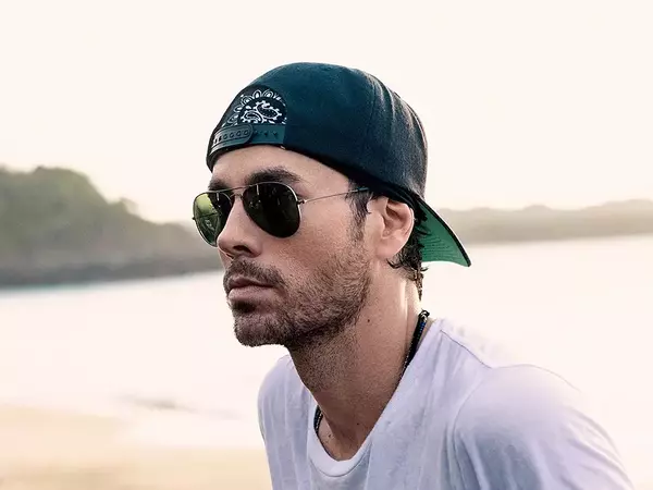 Enrique Iglesias представи нов сингъл, част от дългоочакван албум