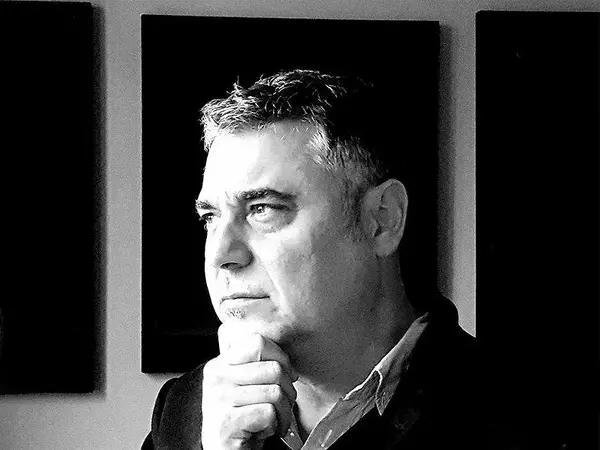 Почина писателят Алек Попов