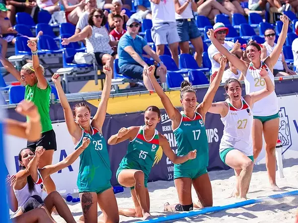 Трето място в групите за България след първия ден от Европейските квалификации по плажен хандбал във Варна