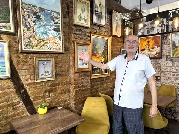 Емблематичен волейболен треньор подреди изложба във Варна