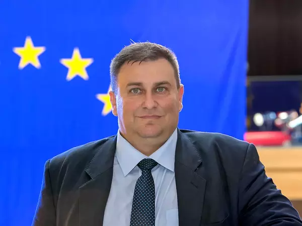 С пълно единодушие: Избраха Емил Радев за заместник-председател на правната комисия в ЕП