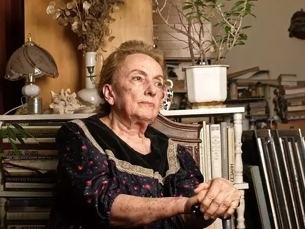 Изложба на майсторката на пастела Калина Тасева представя галерия Графит