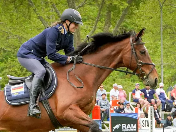 Турнир по конен спорт ще се проведе на Гергьовден в Конна база Виница