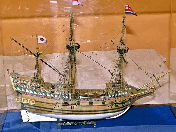 Модел клуб - Варна реди 14-ата си годишна изложба